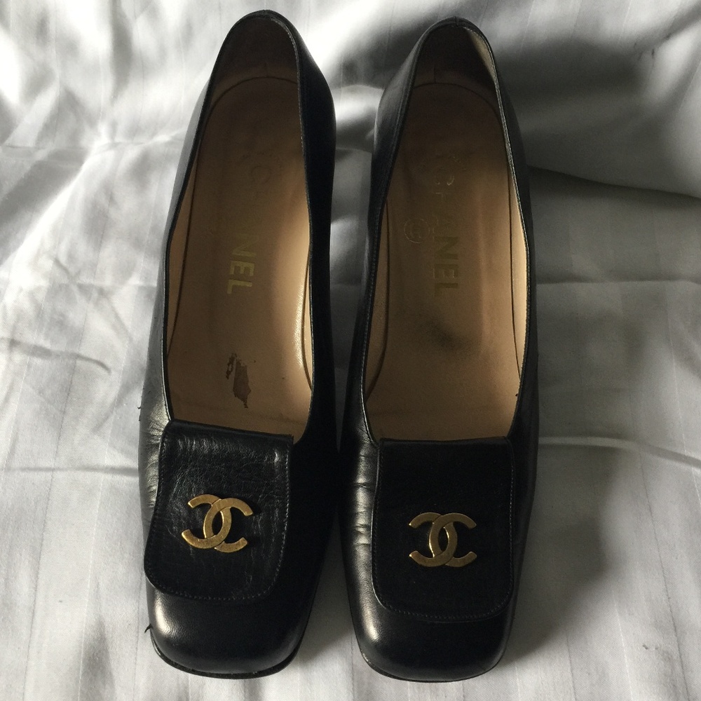 CHANEL  Black Leather Low Heels